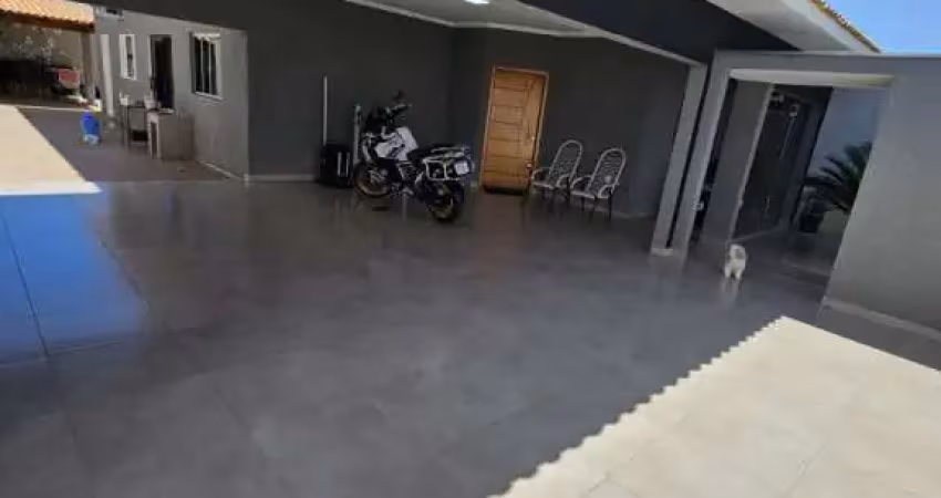 Casa com 3 quartos à venda na Rua Pioneiro Renato Belussi, Loteamento Residencial Flávia, Penápolis