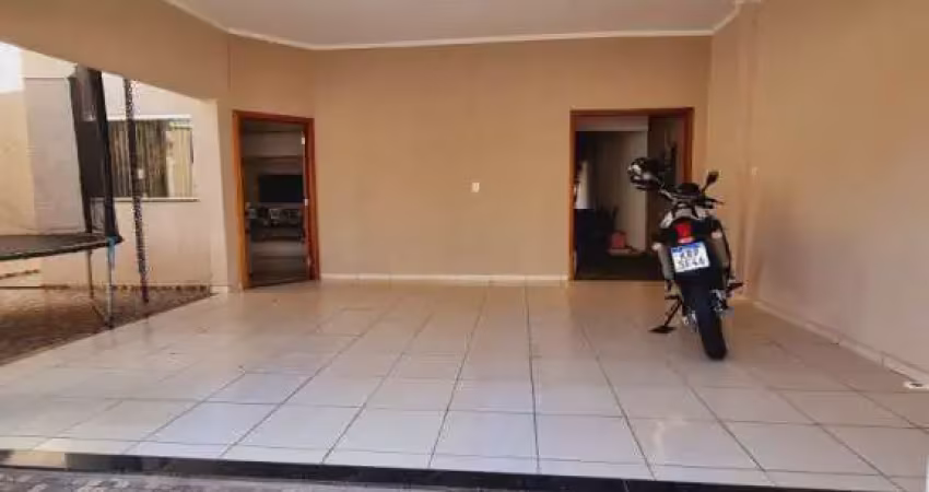Casa com 3 quartos à venda na Rua Maria Rosa Passafaro Altimari, Residencial Jardim do Lago III, Penápolis