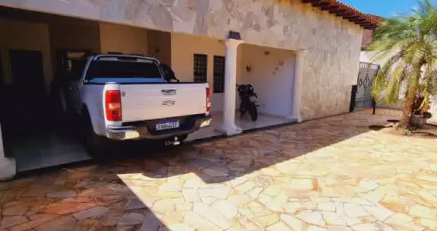 Casa com 3 quartos à venda na Rua Antônio Rodrigues Novo, Portal dos Faveiros, Penápolis