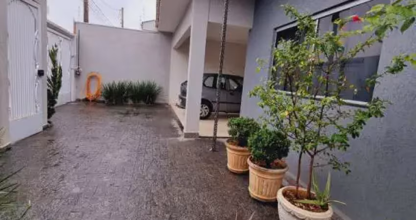 Casa com 3 quartos à venda na Rua Professor Elio Rubens Galvão Aires, Residencial Jardim do Lago III, Penápolis