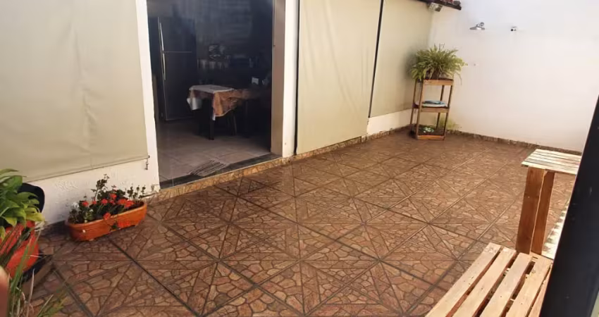 Casa jd sta adélia - apenas r$300.000 - aceita financiamento