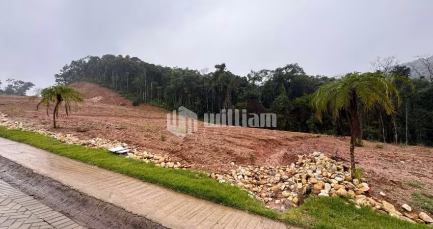 Terreno à venda no Bateas, Brusque 
