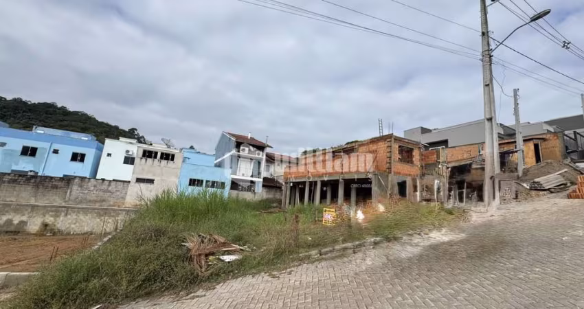 Terreno à venda no Primeiro de Maio, Brusque 