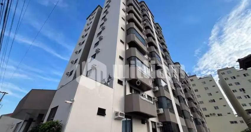 Apartamento com 3 quartos para alugar no Centro I, Brusque 