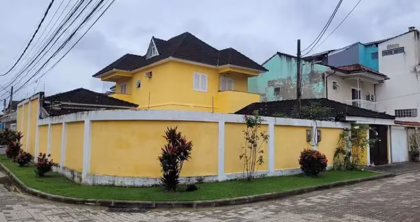 Casa em condomínio fechado com 3 quartos à venda na Rua Professor Santos Moreira, Camorim, Rio de Janeiro