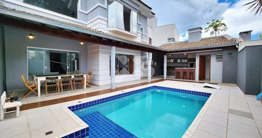 Golden Park - Casa à venda em condomínio fechado  com 4 quartos sendo 1 suíte e 4 vagas de garagem - Golden Park