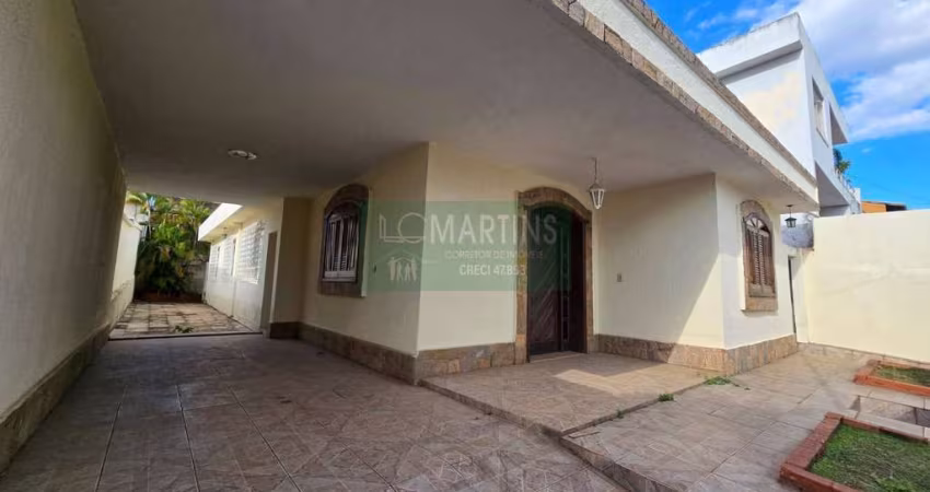 Casa com 4 Quartos e 3 Banheiros à Venda – 216m² – R$ 950.000 – Itapoã