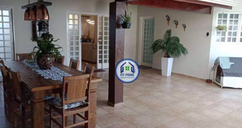 Sobrado com 4 dormitórios à venda, 245 m² por R$ 950.000,00 - Parque São Miguel - São José do Rio Preto/SP