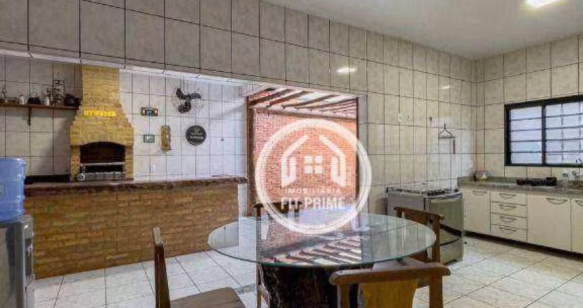 Casa com 3 dormitórios à venda, 212 m² por R$ 630.000 - Jardim Vitória Régia - São José do Rio Preto/SP
