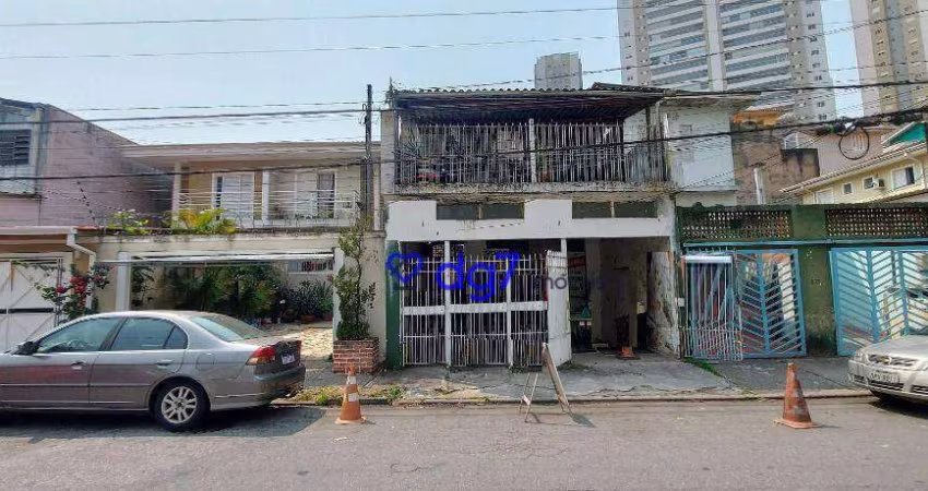 Sobrado comercial ou residencial, adaptada para 4 kitnets ao lado do Metro .