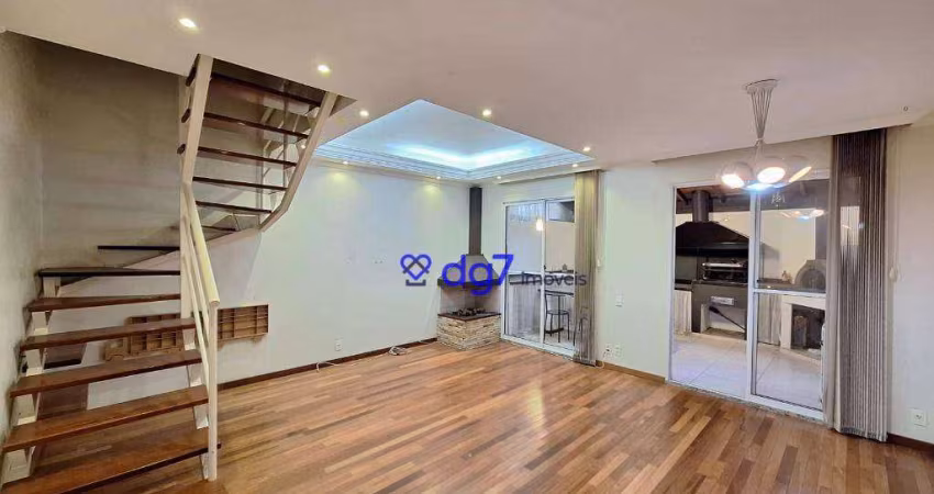 Casa linda em condomínio fechado.