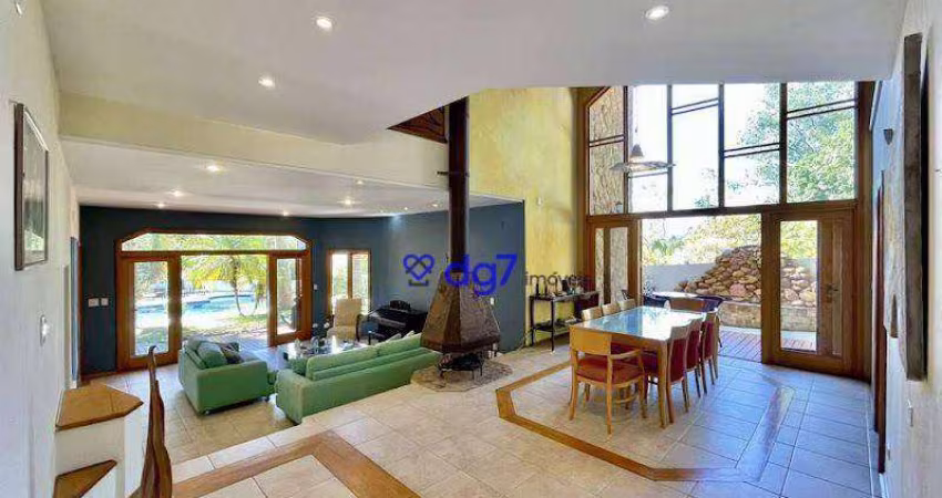 Casa no Condomínio Palos Verdes 5 suítes e 4 vagas  608 metros