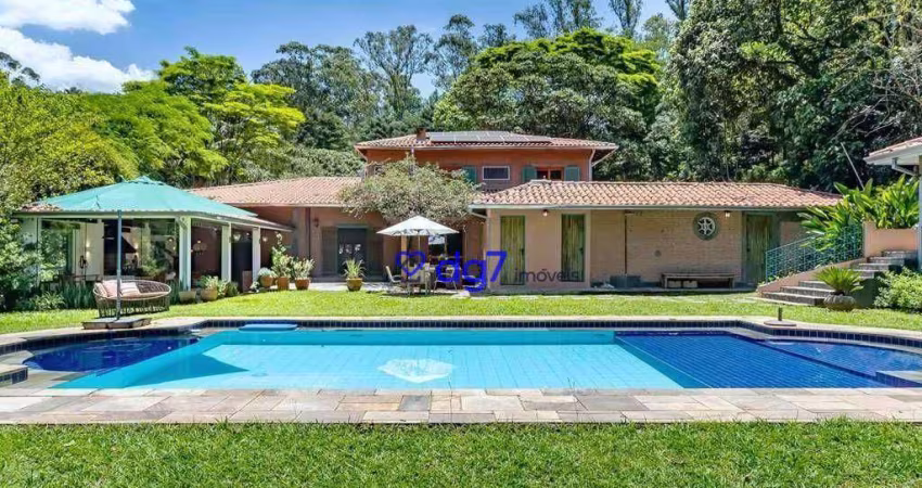 Casa reformada e modernizada com 4.373 m² de Terreno e 6 Dormitórios!