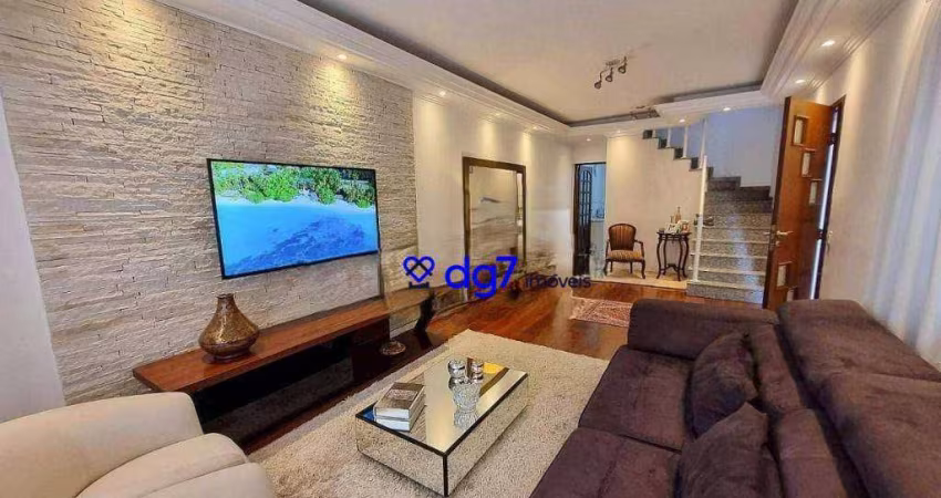 Casa em rua fechada e sem saída, com 3 dormitórios, 3 vagas e piscina