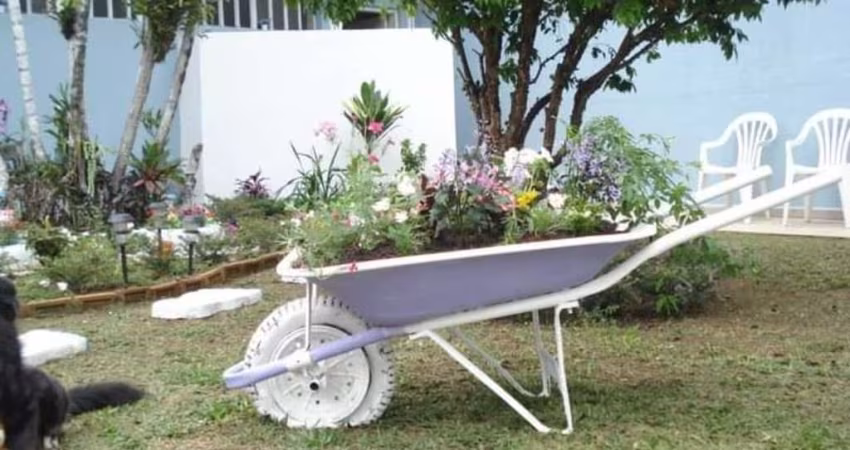 Casa com 4 quartos à venda no Jardim Siesta, Jacareí 