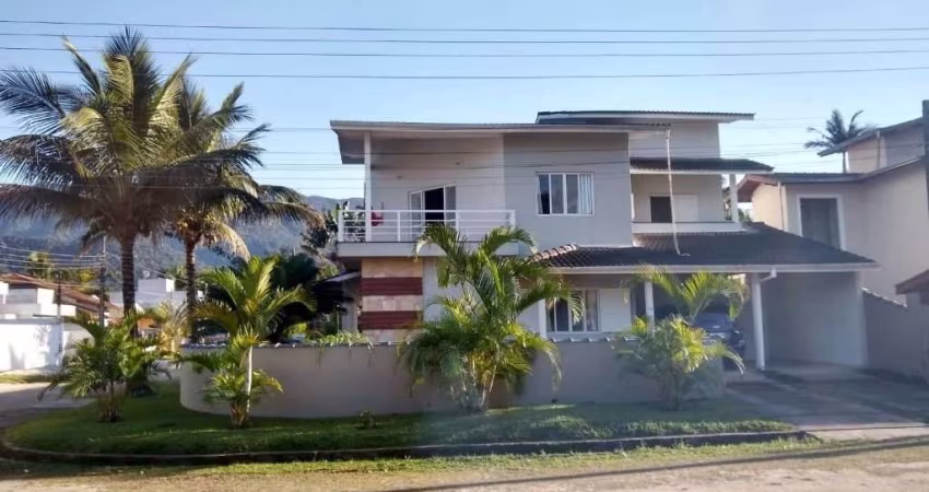Casa em condomínio fechado com 4 quartos à venda na Praia da Mococa, Caraguatatuba 