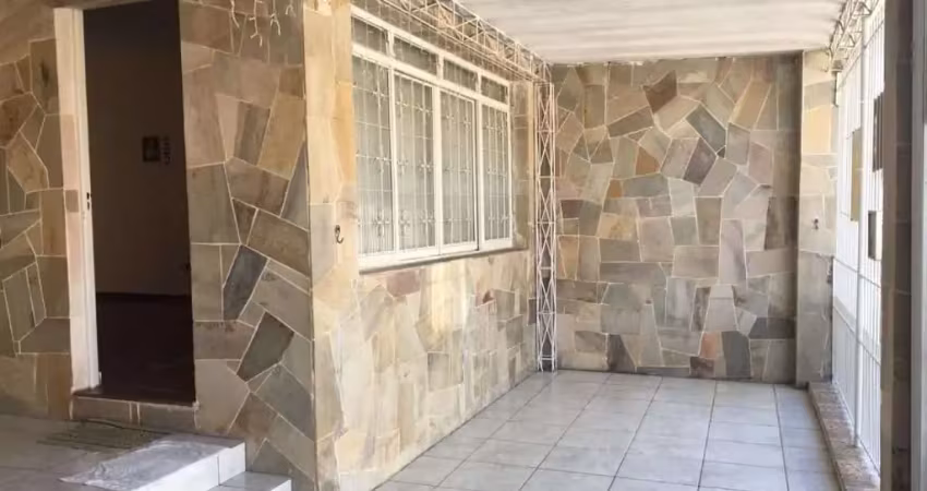 Casa com 3 quartos à venda no Jardim Jacinto, Jacareí 