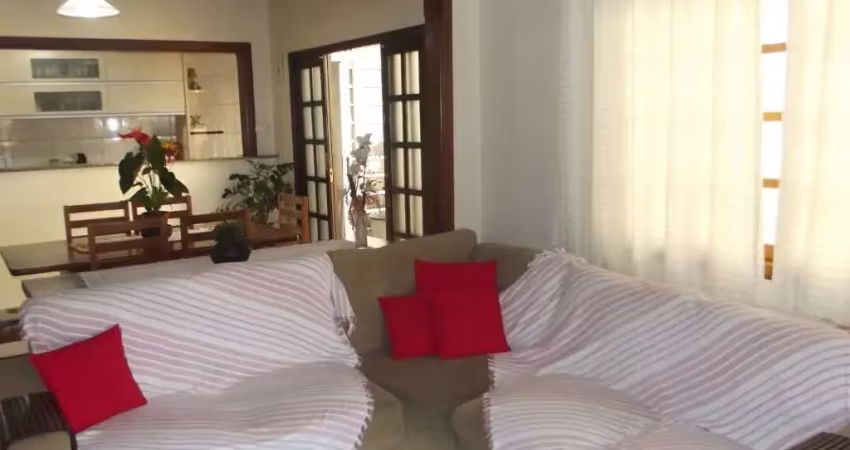 Casa com 3 quartos à venda no Jardim Bela Vista, Jacareí 