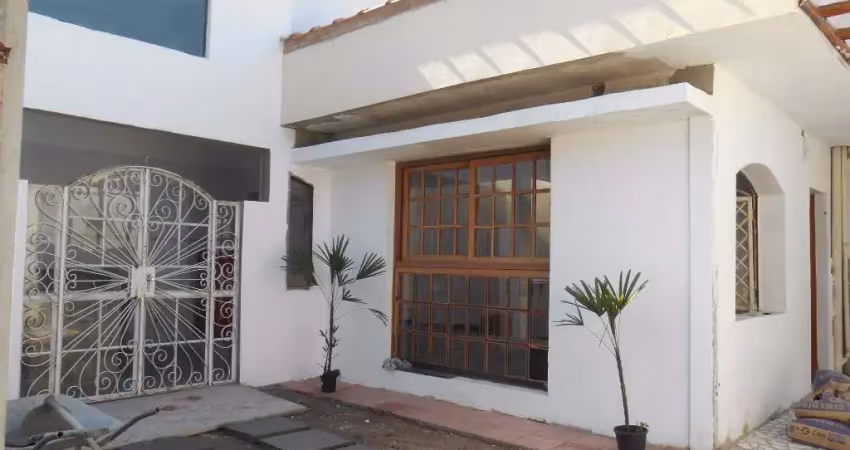 Casa com 3 quartos à venda no Jardim Siesta, Jacareí 