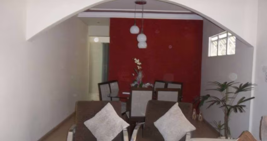 Casa com 2 quartos à venda no Jardim Maria Amélia, Jacareí 