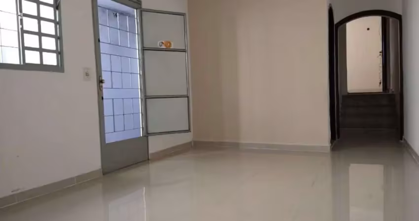 Casa com 3 quartos para alugar no Jardim Califórnia, Jacareí 