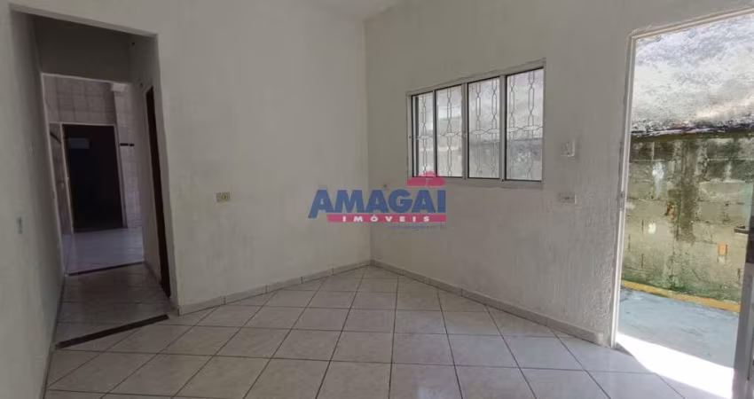 Casa com 2 quartos para alugar no Jardim São Luiz, Jacareí 