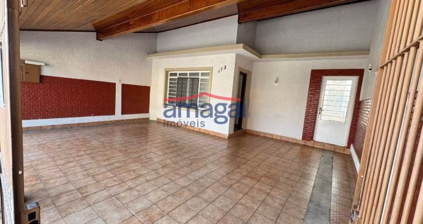 Casa com 3 quartos à venda no Jardim Jacinto, Jacareí 