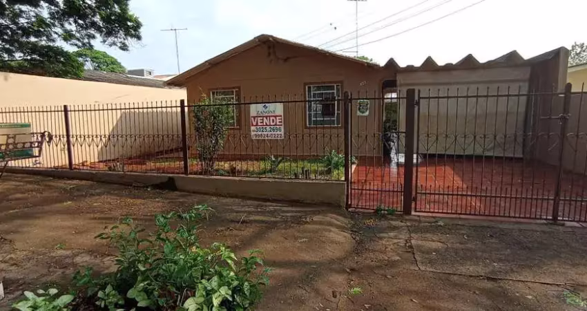 Casa com 3 quartos à venda na Avenida 7 de Setembro, 857, Jardim da Glória, Maringá