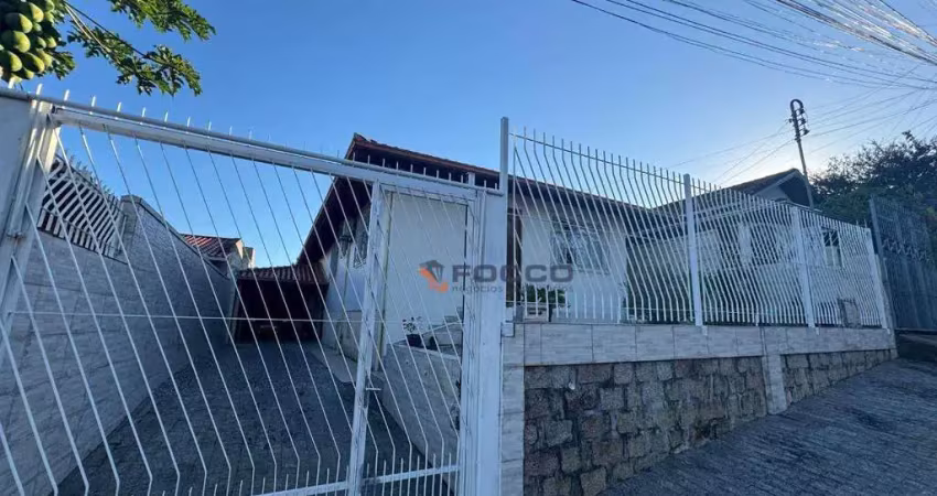 Casa com 4 dormitórios à venda, 255 m² por R$ 690.000,00 - Bela Vista - São José/SC