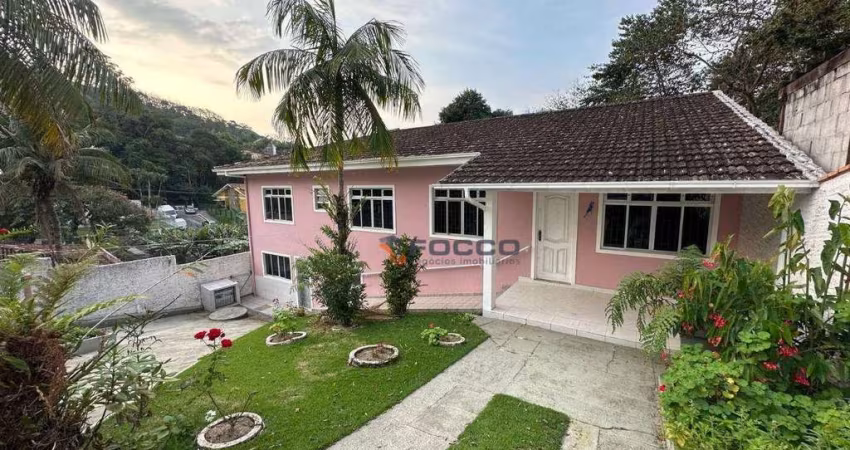 Casa com 3 dormitórios à venda, 105 m² por R$ 749.000,00 - Centro - São José/SC