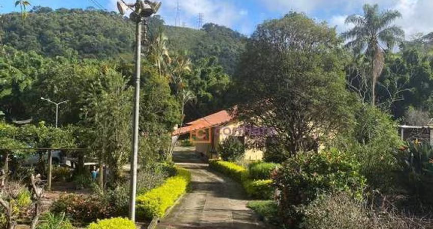 Excelente Granja dentro da cidade, no Barreira do Triunfo