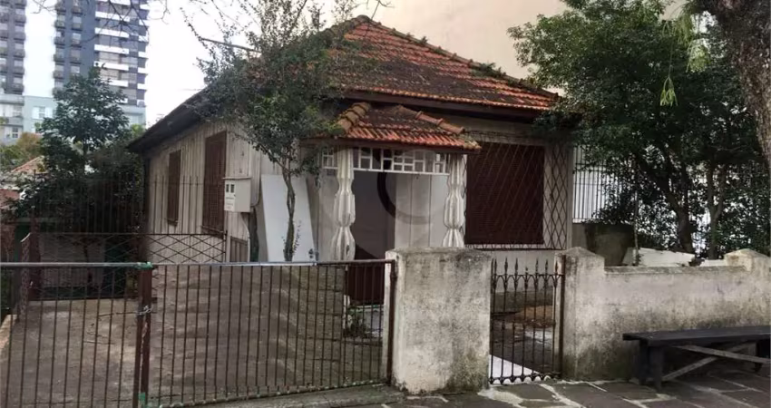 Terreno à venda na Rua João Abbott, Petrópolis, Porto Alegre