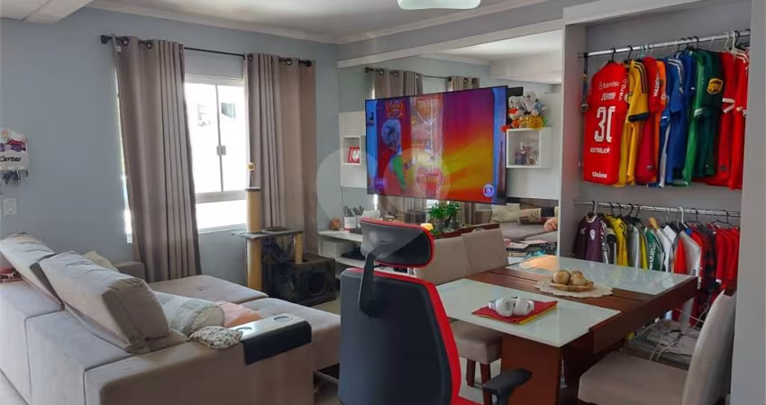 Casa com 2 quartos à venda em Hípica - RS
