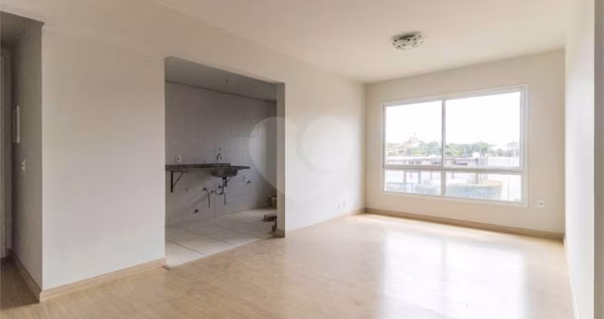 Apartamento com 3 quartos à venda em Jardim Carvalho - RS