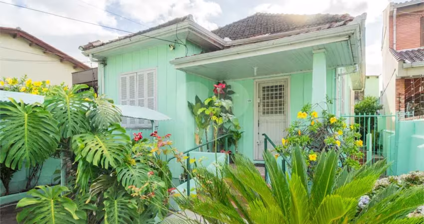 Casa térrea com 2 quartos à venda em Glória - RS