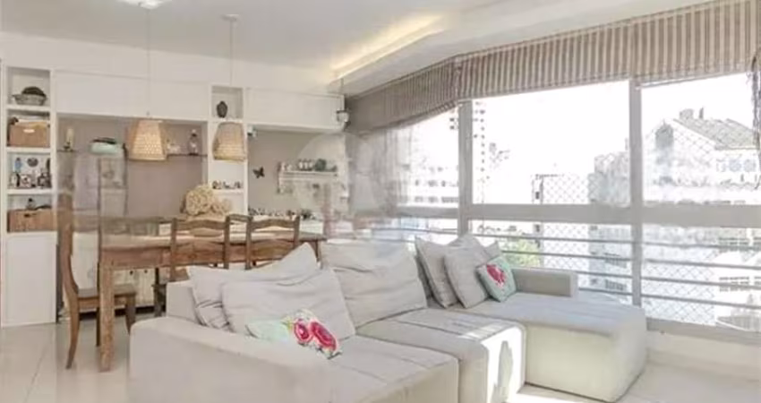 Apartamento com 3 quartos à venda em Azenha - RS