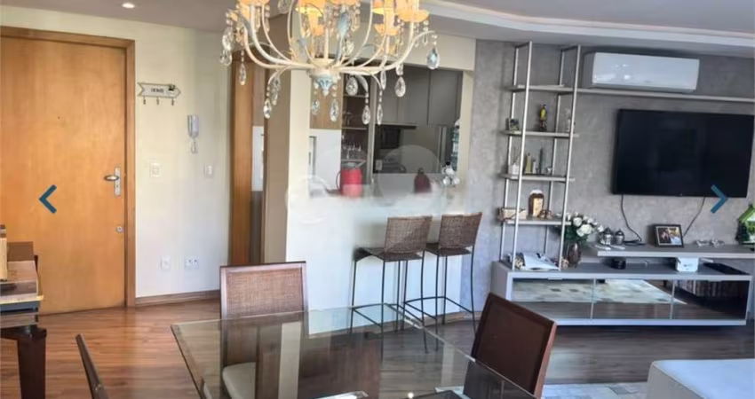 Apartamento com 3 quartos à venda em Azenha - RS