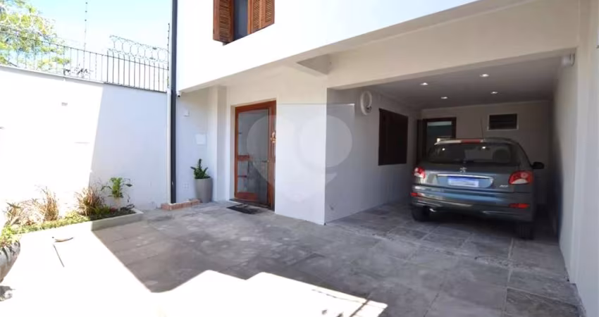 Casa com 4 quartos à venda ou para locação em Menino Deus - RS