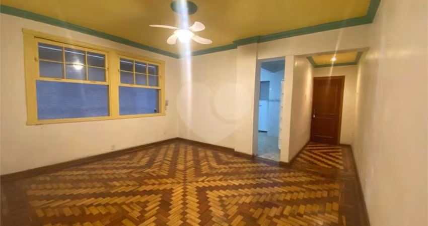 Apartamento com 3 quartos para locação em Centro Histórico - RS