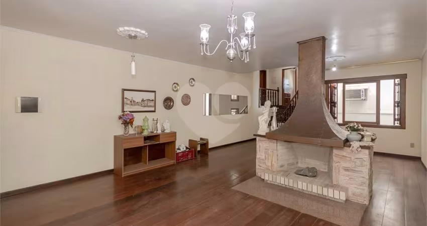 Casa com 6 quartos à venda em Higienópolis - RS