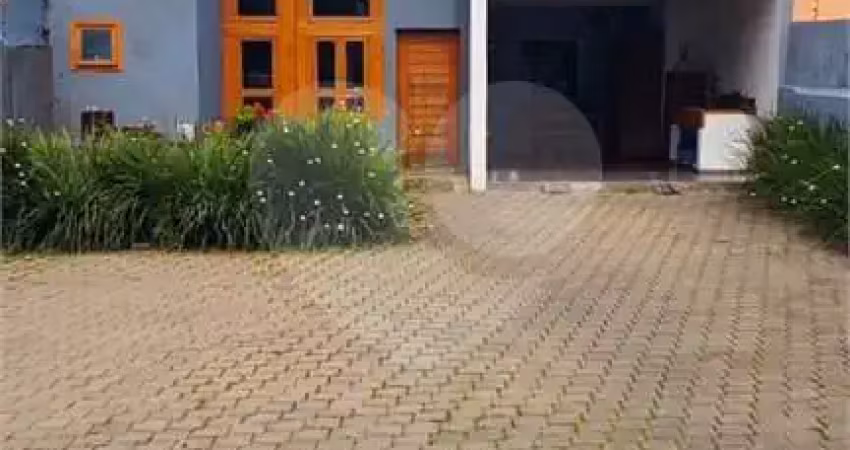 Casa com 3 quartos à venda na Rua Coronel João Pacheco de Freitas, Jardim Planalto, Porto Alegre