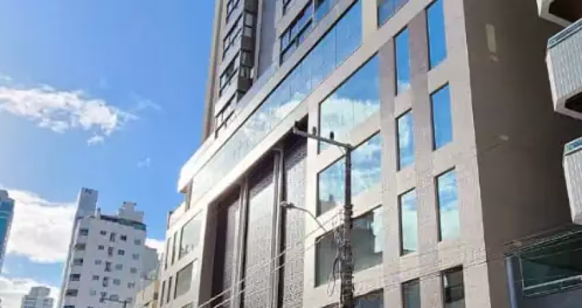 Locação anual sala comercial térrea com 65m² e 1 vaga de garagem