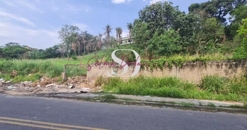 Em Tribobó - SG  terreno à venda com 20.160m² em rua asfaltada