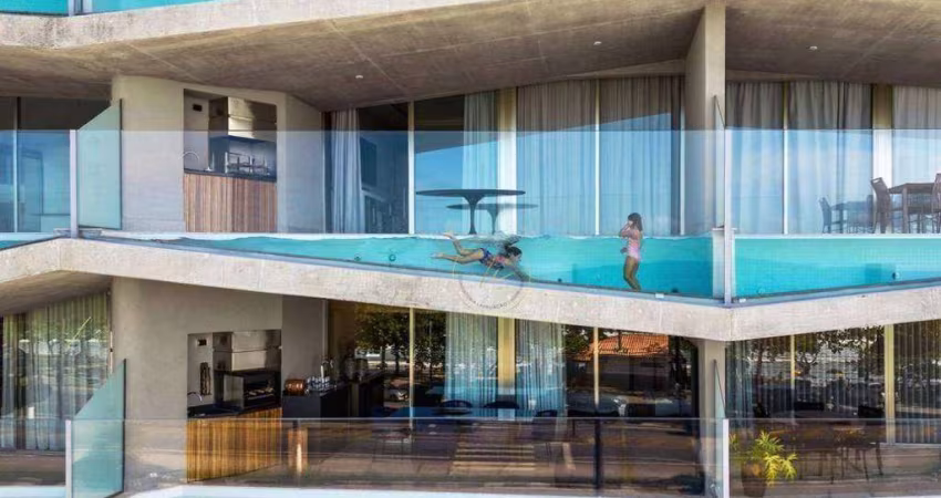 Luxuoso apartamento com piscina privativa