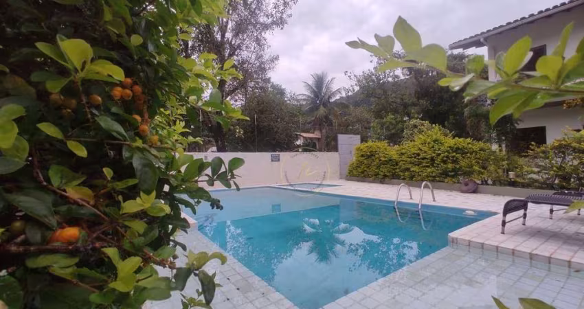 Apartamento com 3 dormitórios à venda, por R$ 550.000 - Praia do Lázaro - Ubatuba/SP