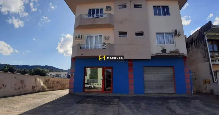 Apartamento / Jardim Iririú