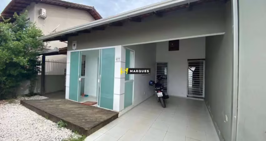 Geminado lindo à venda, na região central de Barra Velha.