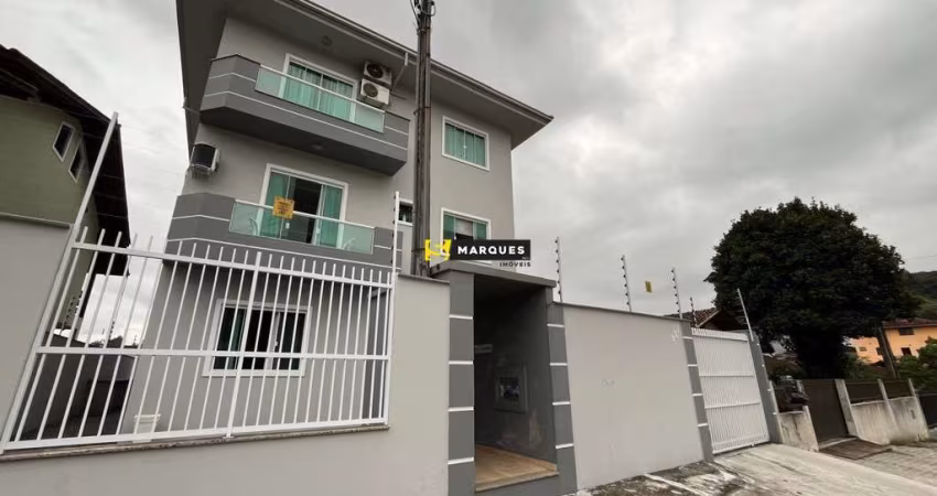 Apartamento / Iririú