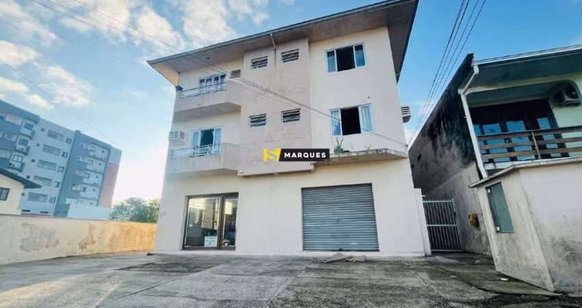 Apartamento / Jardim Iririú