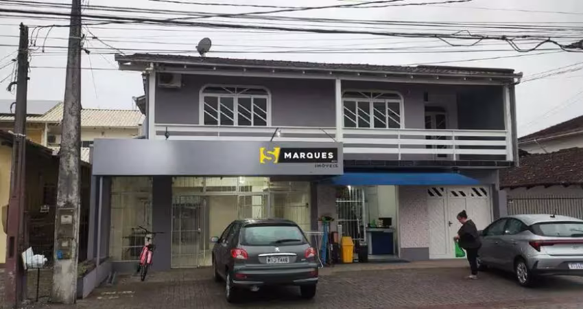 Sala comercial em ótima localização no bairro aventureiro